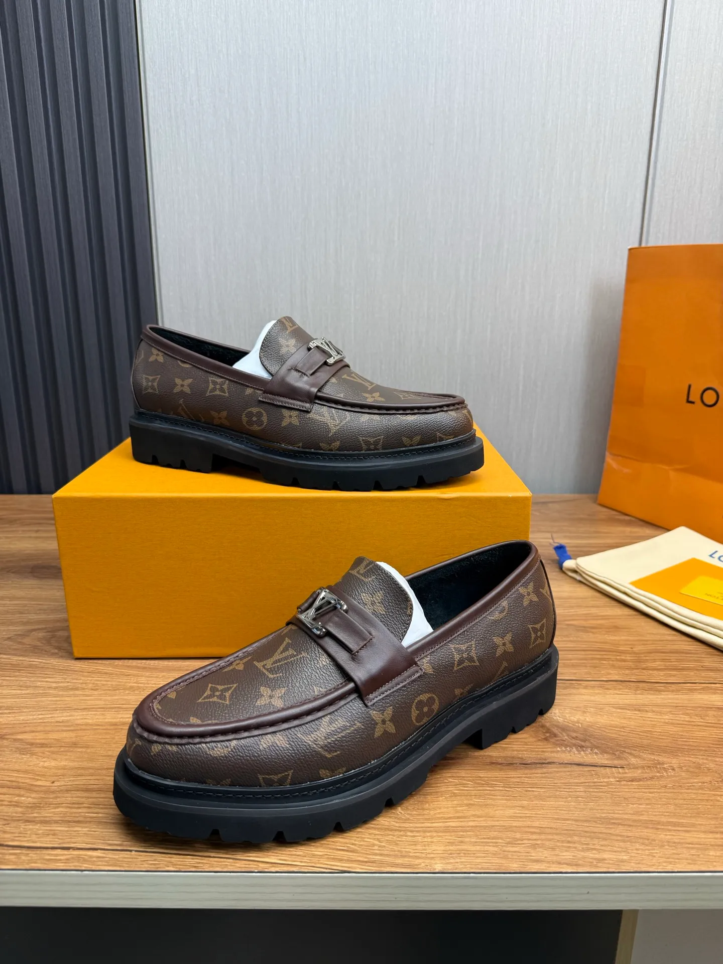 Factory 680💰 LV. Men's business casual leather shoes, all made of imported original brand leather, just to create a more comfortable wearing experience, original non-slip and wear-resistant outsole ✔️16-45 (38.45 non-returnable)